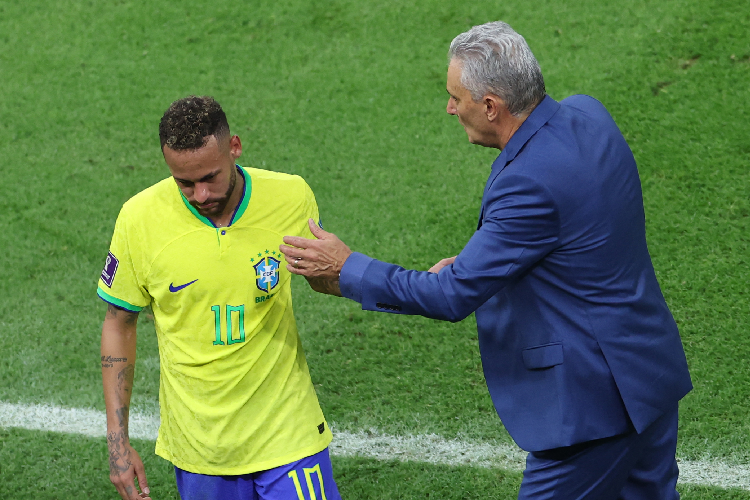 Neymar e Danilo esto fora da primeira fase da Copa do Mundo