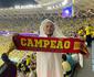 'Em pleno 2022, ano de Copa...' Toguro viraliza no Catar com faixa 'Sport campeo de 1987'