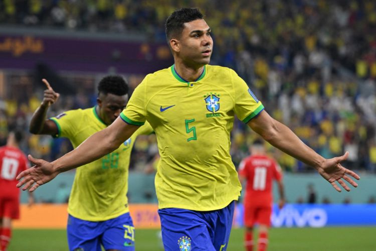 Brasil vence com gol de Casemiro e garante classificação na Copa