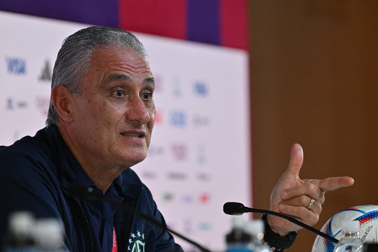 Tite foca nos reservas contra Camares e evita projetar rival nas oitavas