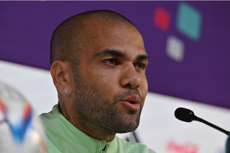 Daniel Alves: 'Estou colhendo o que plantei em 16 anos na Seleo'