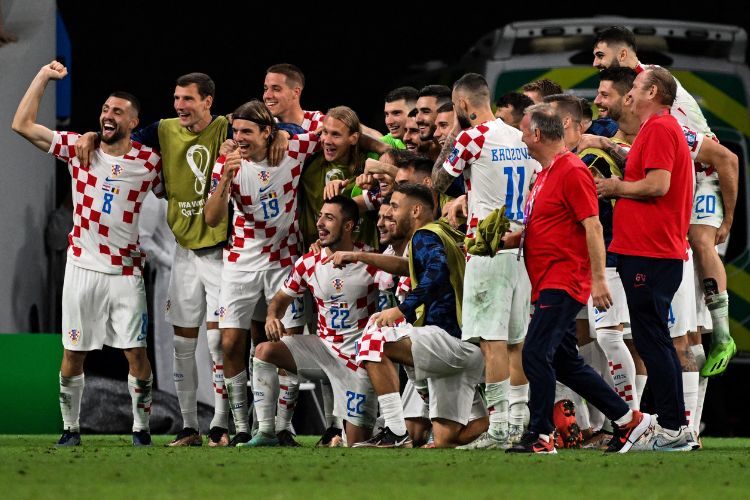 Ainda agora o futebol belga regressou e já tem o seu candidato a