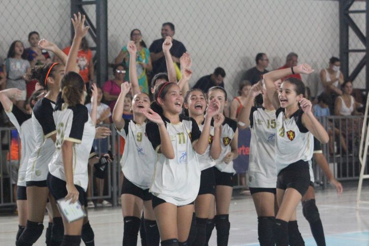 Time feminino de vôlei do Central fica em 3º no Campeonato Pernambucano, central