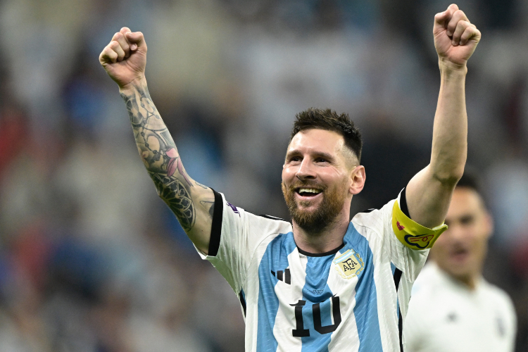 Messi iguala recorde com Matthäus como jogador com mais jogos em Copas -  Esportes DP