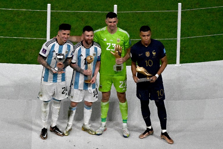 Lionel Messi é eleito o melhor do jogador do planeta pela Fifa - Esportes DP