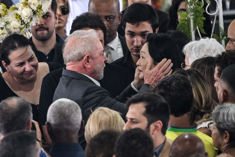 Presidente Lula presta homenagem ao Rei Pel
