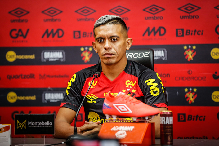 Igor Caris chega ao Sport com misso de substituir Sander: 'Responsabilidade grande'