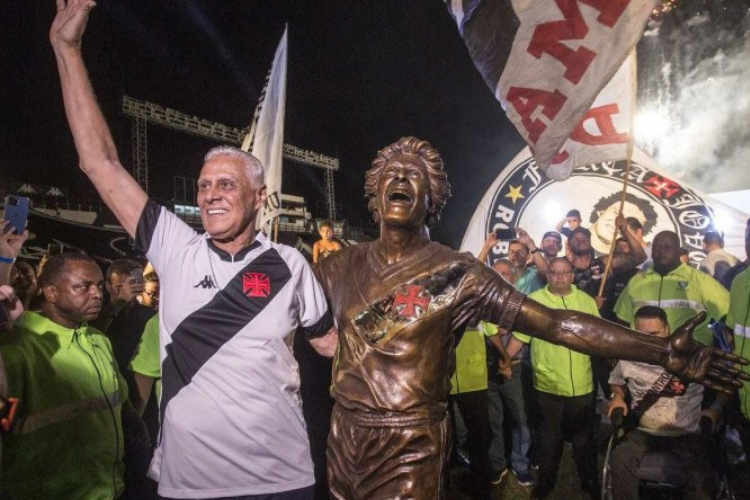 Morre Roberto Dinamite, maior dolo da histria do Vasco, aos 68 anos