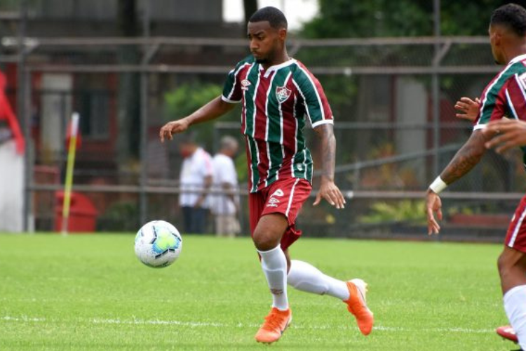 Buscando primeira oportunidade no profissional, volante Nathan chega motivado ao Nutico