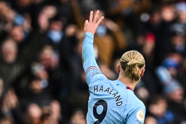 Haaland faz 13º gol em 20 jogos pelo City, que goleia e assume a liderança  da Premier League - Premier League - Br - Futboo.com