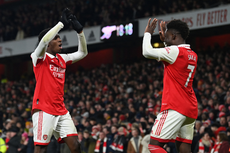 Arsenal derrota Manchester United e se consolida na liderana da Premier League 