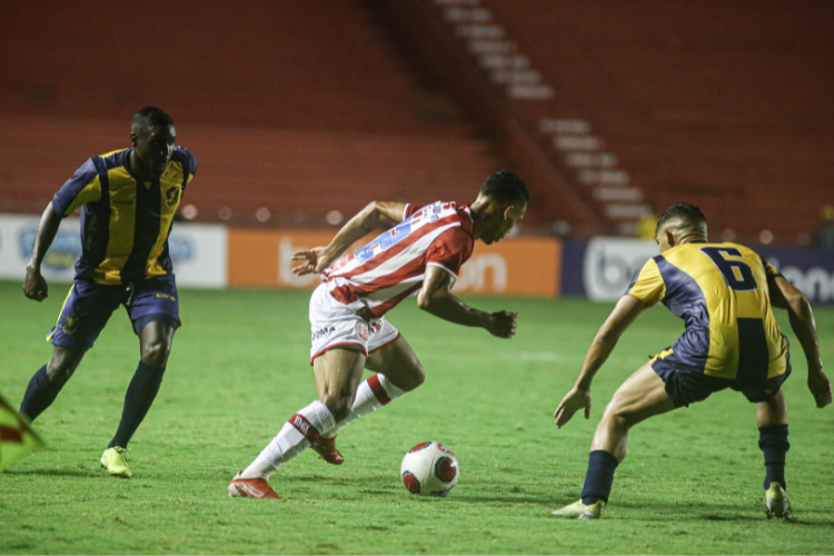 No sexto confronto contra o Retr, Nutico busca vitria em jogo de histrico equilibrado 