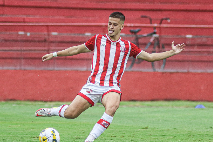 Gustavo Caf, lateral da base do Nutico,  emprestado ao Cuiab at o fim de 2023 