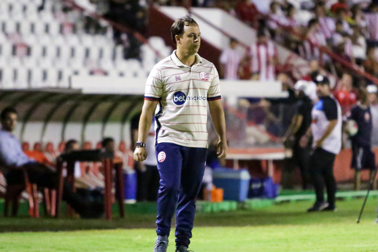 Dado Cavalcanti elogia sistema defensivo do Porto e aponta falhas do Nutico no empate