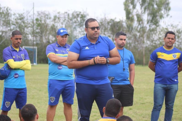 Caruaru City acerta o retorno de Thyago Marcolino dez meses aps a sada do treinador