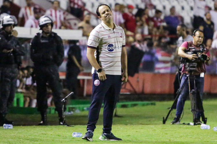 Dado Cavalcanti lamenta desateno e falta de 'malandragem' em empate do Nutico