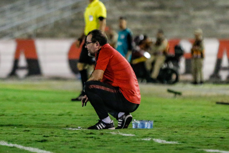 'O mrito todo  dos atletas', afirma Enderson Moreira aps mais um bom resultado do Sport 