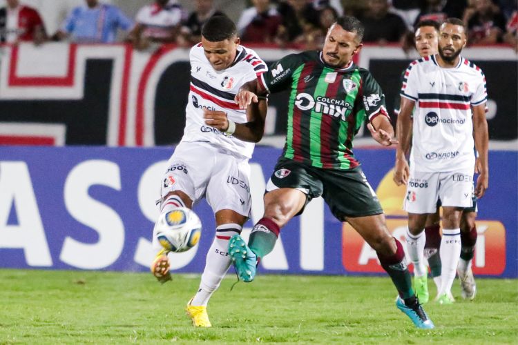 Santa Cruz cede empate ao Fluminense-PI e volta a tropeçar no Arruda, agora  no Nordestão - Esportes DP