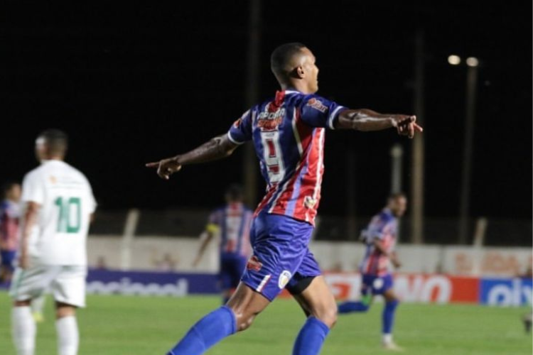 Afogados anuncia sada de Venicius, artilheiro do clube no Campeonato Pernambucano