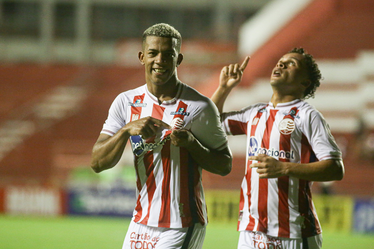 Nutico se impe em casa, vence o Fluminense-PI e reassume a liderana no Nordesto 