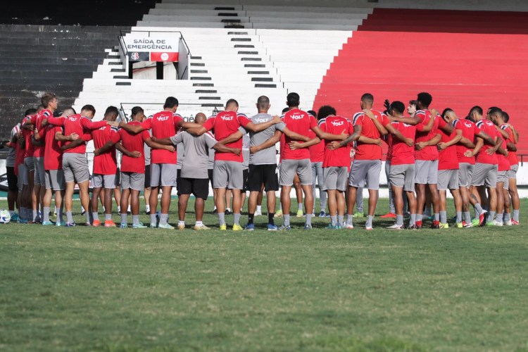 Santa Cruz enfrenta logstica complicada para estreia contra Democrata-GV na Copa do Brasil 