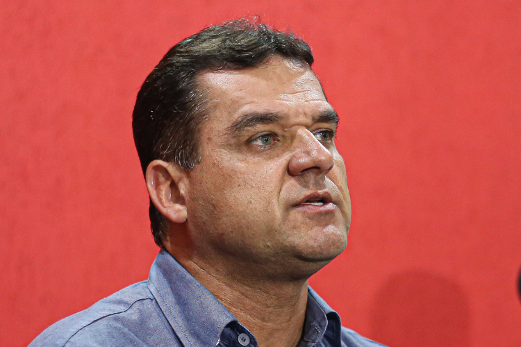 Digenes destaca valentia do elenco e acredita em classificao do Nutico na Copa do Brasil