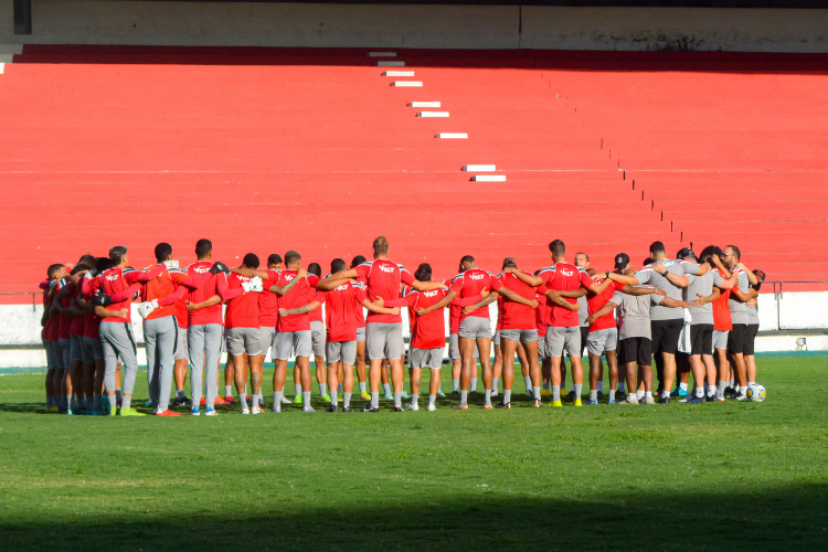 Santa Cruz mede foras com o Sampaio Corra por 'sobrevivncia' na Copa do Nordeste