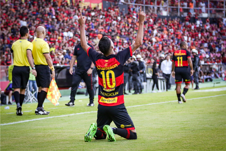 Com Ilha do Retiro pulsante, Sport vence o Santa Cruz pelo Campeonato Pernambucano