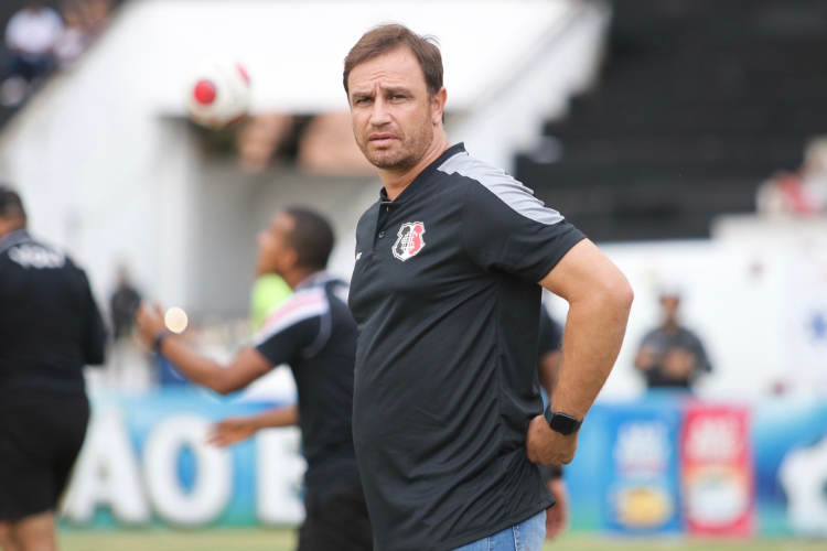 Santa Cruz tem jogos decisivos pelo Estadual 'misso' para o novo tcnico Felipe Conceio