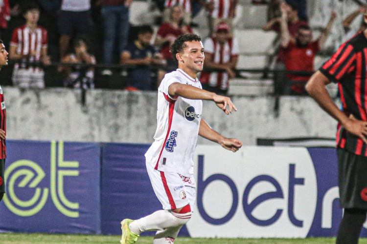 Destaque do Nutico, Kayon sofre leso e pode no atuar em possvel quartas de final do estadual