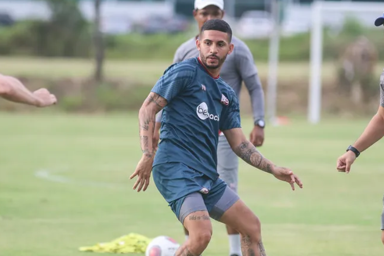 Titular nos ltimos jogos do Nutico, lateral Diego Ferreira quer corrigir erros defensivos