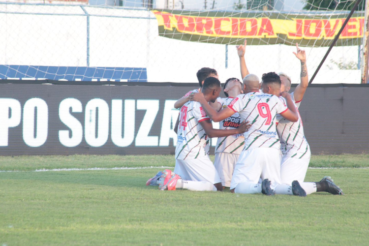 Nos pnaltis, Santa Cruz perde para o Petrolina e  eliminado do Campeonato Pernambucano