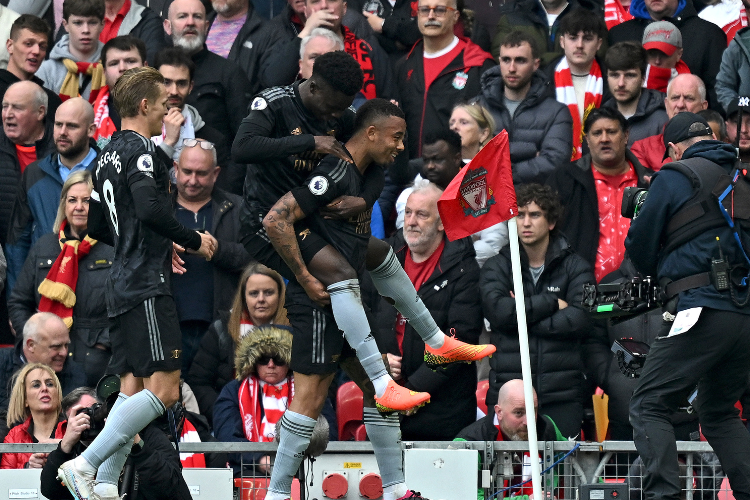 Premier League: em jogo com trs gols brasileiros, lder Arsenal empata com Liverpool 