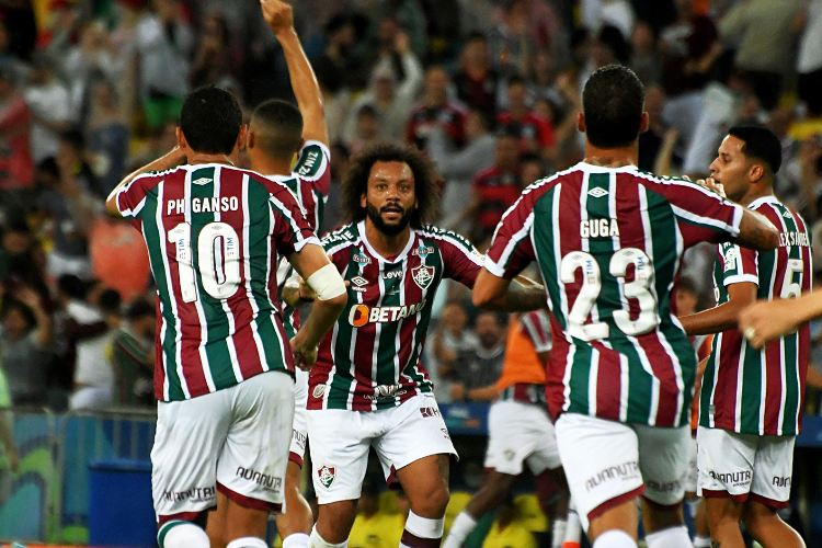 Com show da torcida, Fluminense goleia Flamengo por 4 a 1 e  bicampeo carioca 