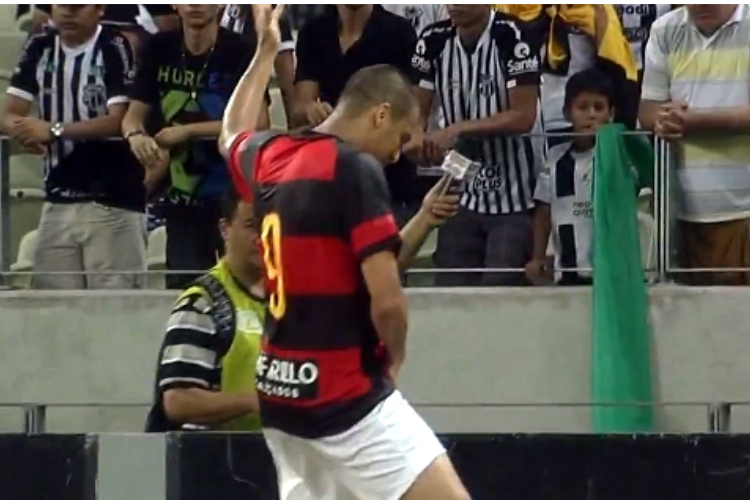 Neto Baiano declara torcida para o Sport na final do Nordesto e promete 'frescar' em caso de ttulo; veja vdeo  
