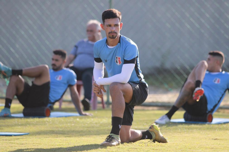 Ariel Pingo elogia Felipe Conceio e se diz motivado com oportunidade no Santa Cruz 