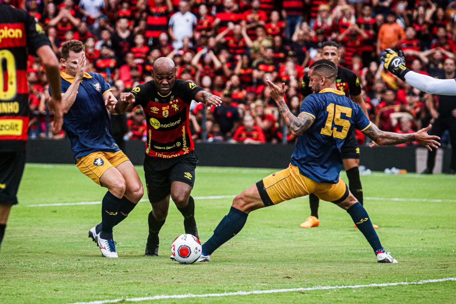 Se jogar contra o Ibis da empate 0x0 : r/futebol