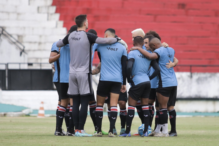 Felipe Conceio elogia novos contratados do Santa Cruz aps empate em jogo-treino