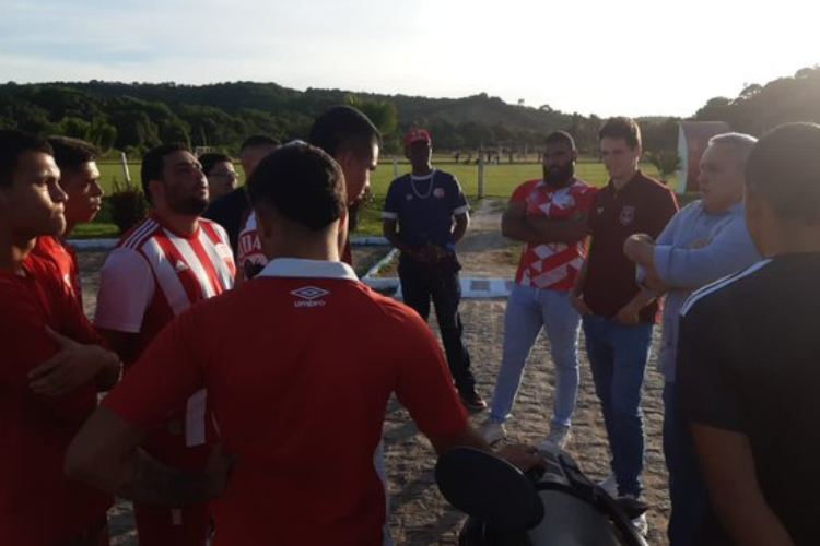 Organizada cobra diretoria de futebol Nutico aps eliminaes na temporada