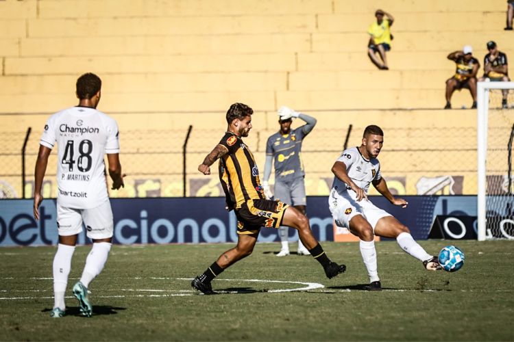 Santos sai na frente, mas cede empate para o Novorizontino em casa