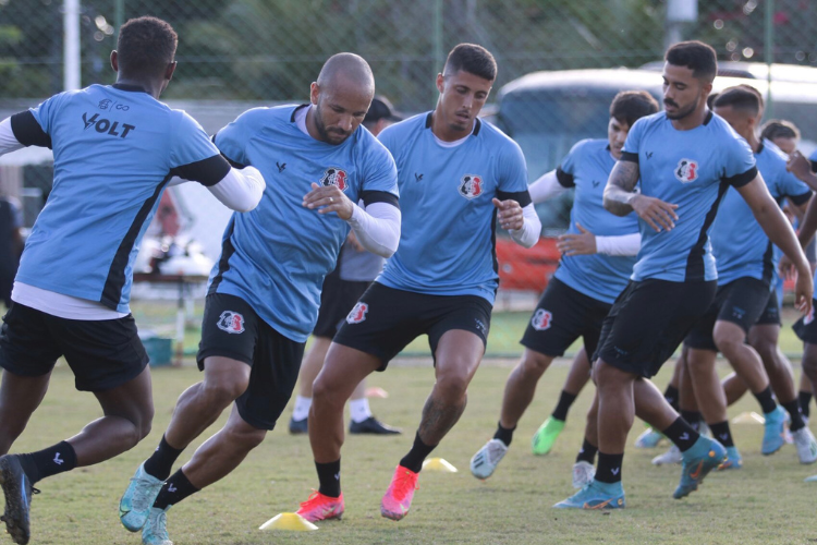 Com desfalques e poucas mudanas, Santa Cruz est a uma semana da estreia na Srie D