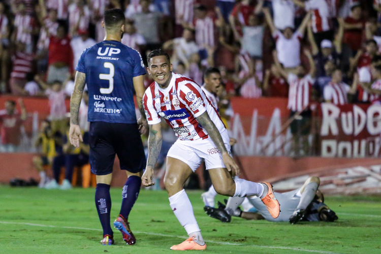 Jael brilha, Nutico vence de virada o So Jos-RS pela Srie C e espanta presso da torcida