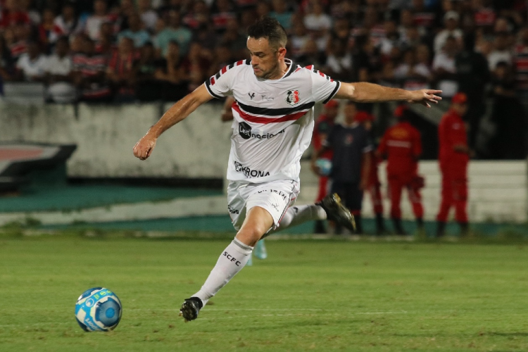 Pipico no revela meta de gols e destaca conversa 'particular' com jovens do Santa Cruz