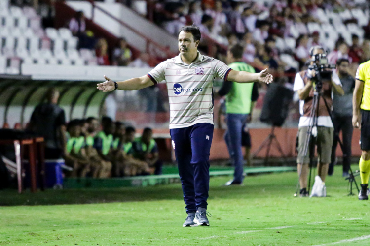 Treinador do Nutico comemora semana livre para treinos antes de mais um jogo na Srie C