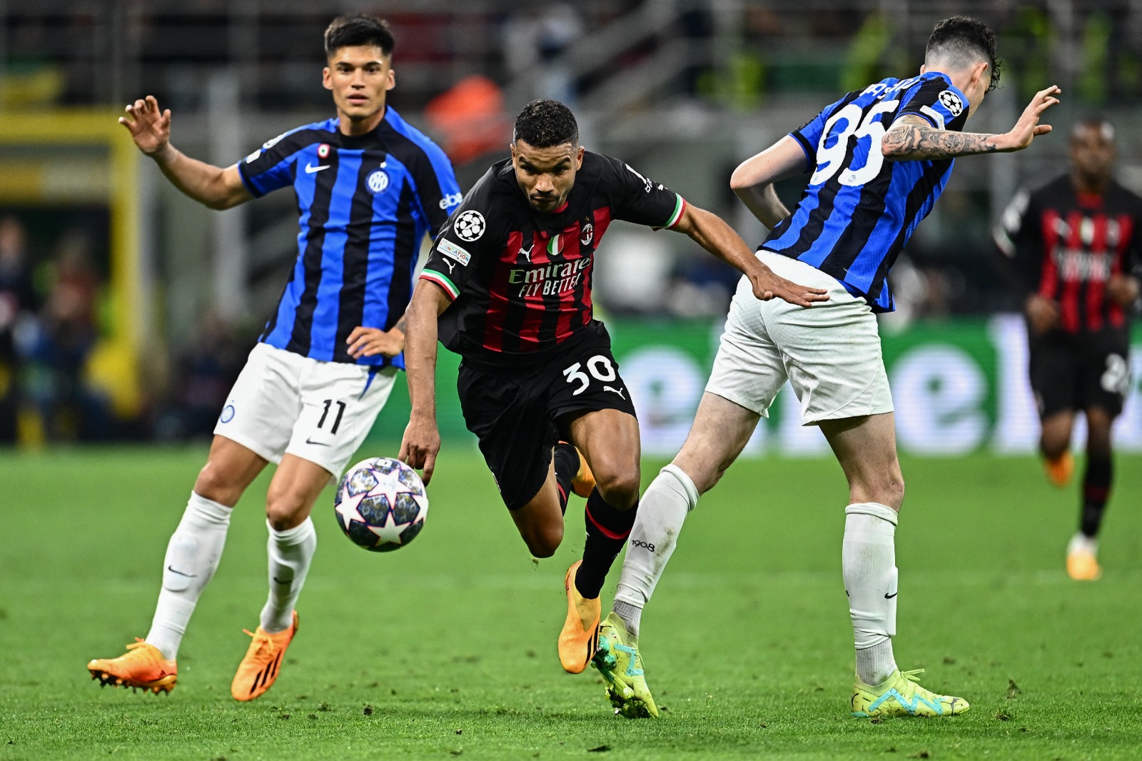 uefa campeões liga 2023 semifinal entre milão versus inter Milão