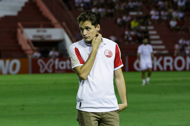 Nutico fala sobre sada de Nei Pandolfo e segue em busca de executivo de futebol