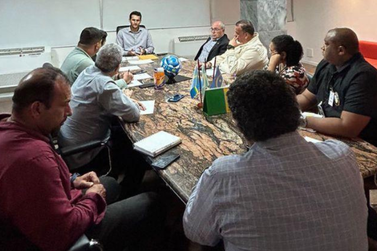 FPF e Santa Cruz se renem em busca de solues para melhorar a operao do Arruda