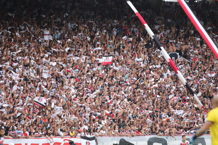 Pedindo 'ao conjunta', Santa Cruz presta esclarecimento  torcida sobre incidentes ante Campinense 