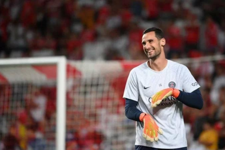 Goleiro do PSG  internado em estado grave aps acidente com cavalo