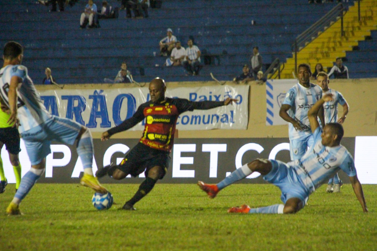 Veja a opinio de Beto Lago no Dirio Esportivo sobre a virada do Sport contra o Londrina